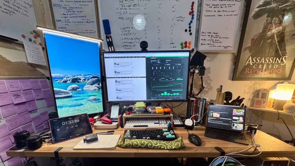 How we work: Malcolm Owen’s double-keyboard desk setup