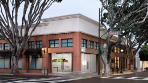 Crime blotter: Man sought who used stolen credit card at Apple Store