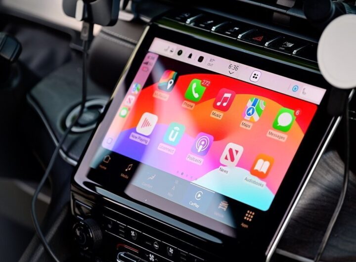 Ford insists it will continue to support Apple CarPlay