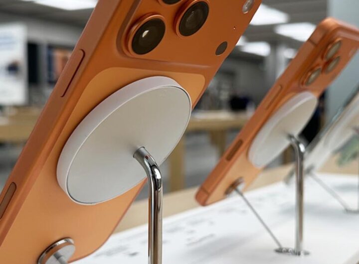 You can buy Apple Store demo chargers & stands, until the lawyers attack