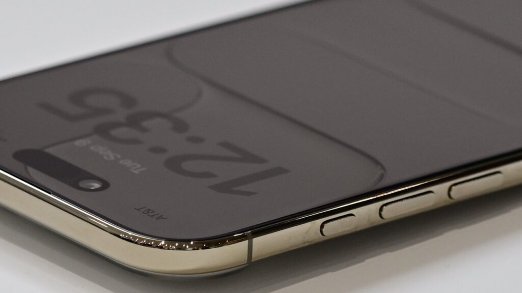 MacBook Pro could benefit from thinner Face ID rumored for iPhone Air 2 & iPhone Fold