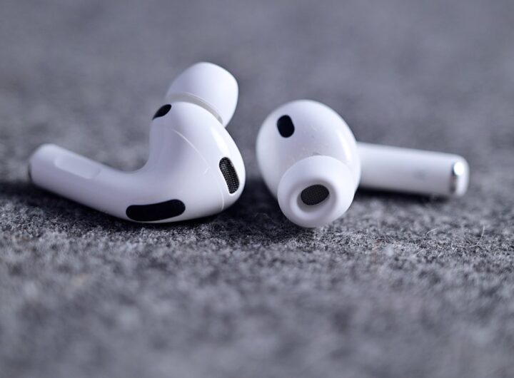 AirPods Pro with built-in cameras may not cost more than current earbuds