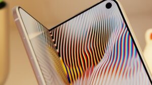 iPhone Fold hinge crease will be about 1/4 the depth of the Galaxy Fold 7