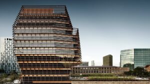 Spain antitrust dispute intensifies over late Apple & Amazon compliance