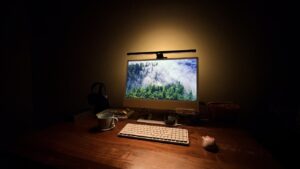 BenQ ScreenBar Halo 2 review: ideal desk lighting for nearly any situation