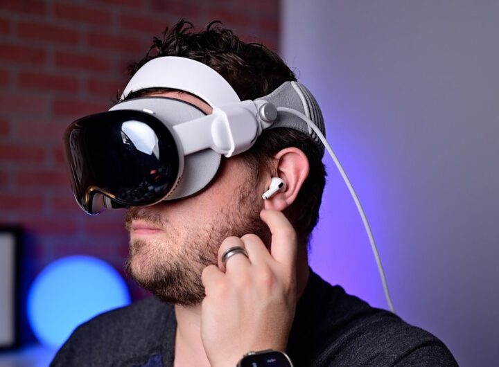 Apple Vision Pro user learns the hard way that flight attendants have the final say