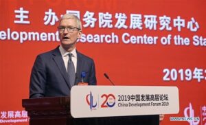 Cook praises Chinese developers as government presses for open App Store