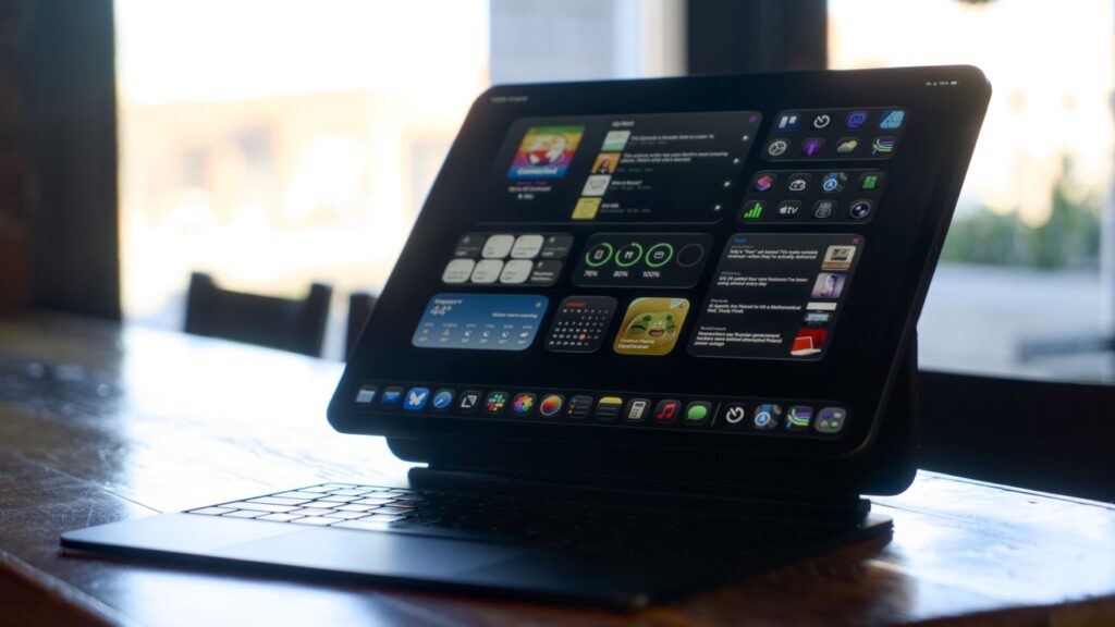 Update to iOS 18.7.7, macOS 15.7.5 to fix kernel memory leaks & WebKit flaws