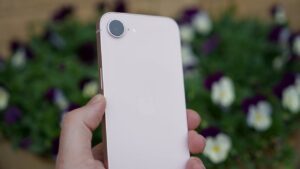 iPhone hardware engineers allegedly get bonuses as Apple tries to prevent poaching