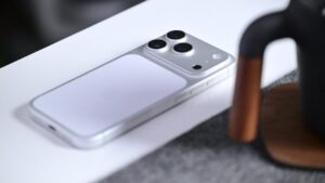 iPhones are going to the Moon on Artemis II