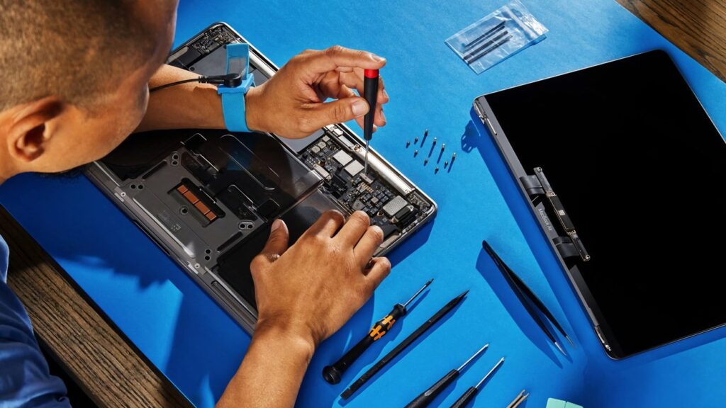 Even MacBook Neo can’t save Apple from repairability complaints